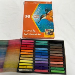 Reeves Set of 36 Pastels